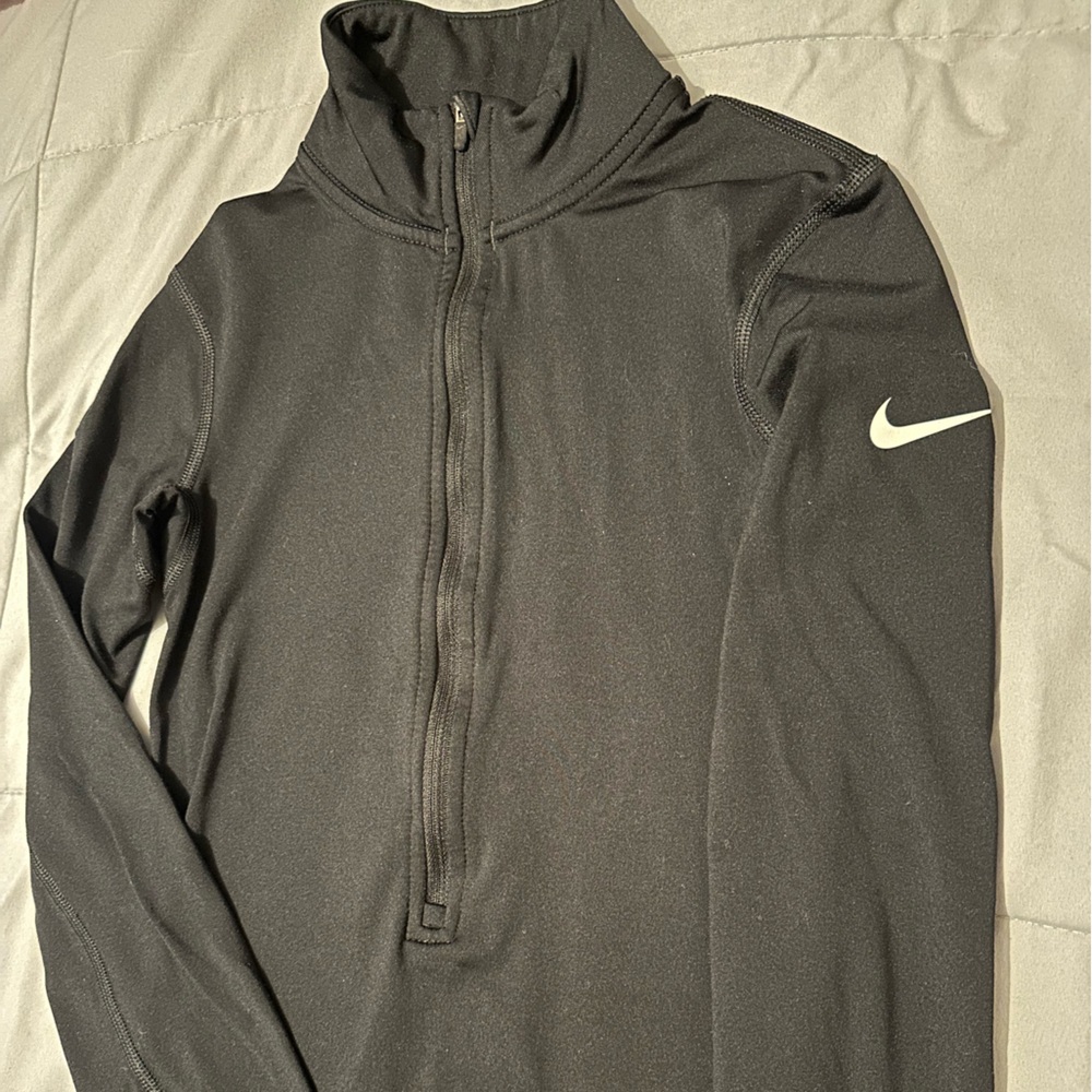 Nike Women's Black Long Sleeve Pullover